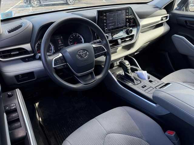 used 2022 Toyota Highlander car, priced at $30,995