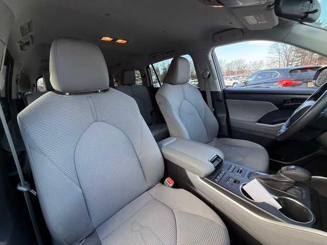 used 2022 Toyota Highlander car, priced at $30,995