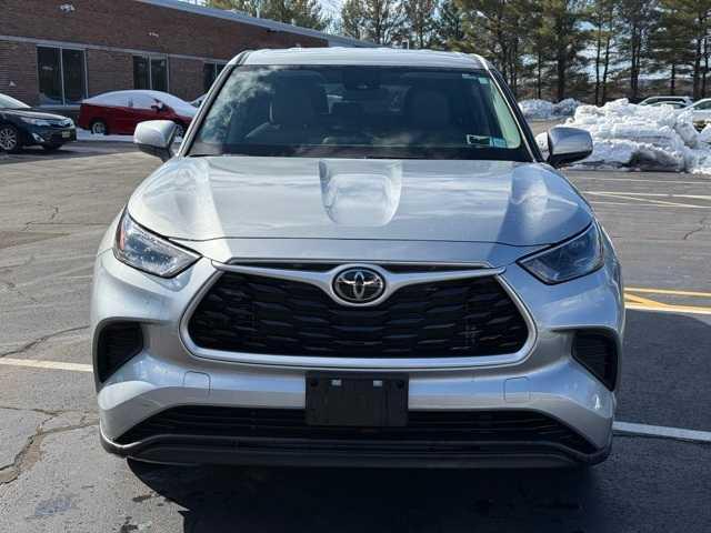 used 2022 Toyota Highlander car, priced at $30,995