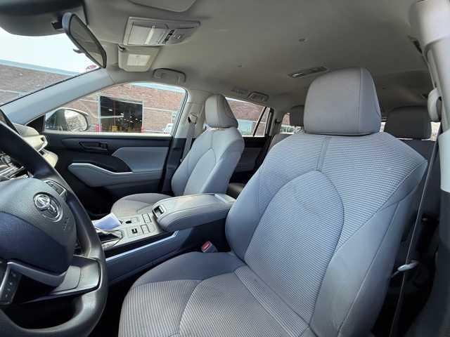 used 2022 Toyota Highlander car, priced at $30,995