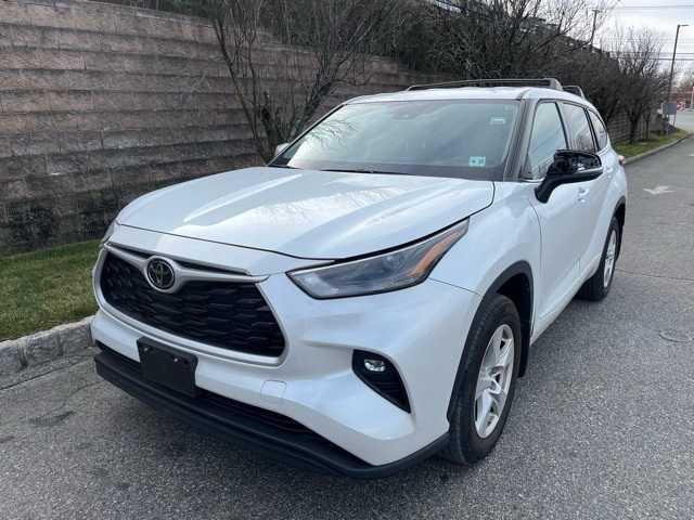 used 2022 Toyota Highlander car, priced at $31,995