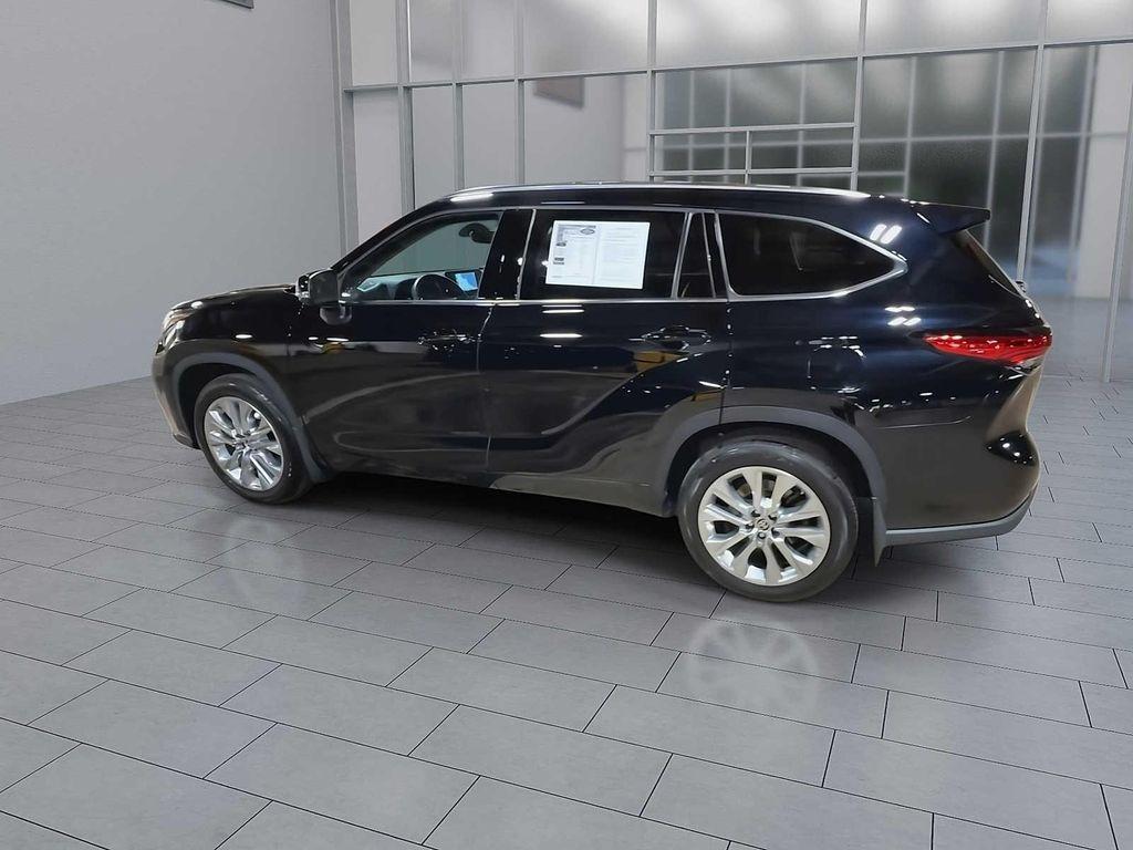 used 2022 Toyota Highlander car, priced at $40,000