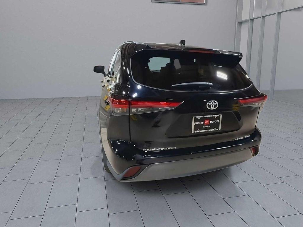 used 2022 Toyota Highlander car, priced at $40,000