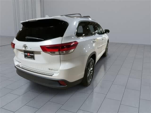 used 2018 Toyota Highlander car, priced at $23,795