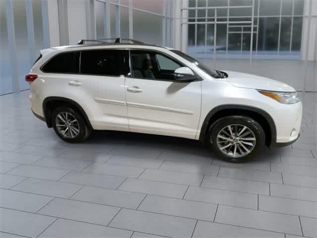 used 2018 Toyota Highlander car, priced at $23,795