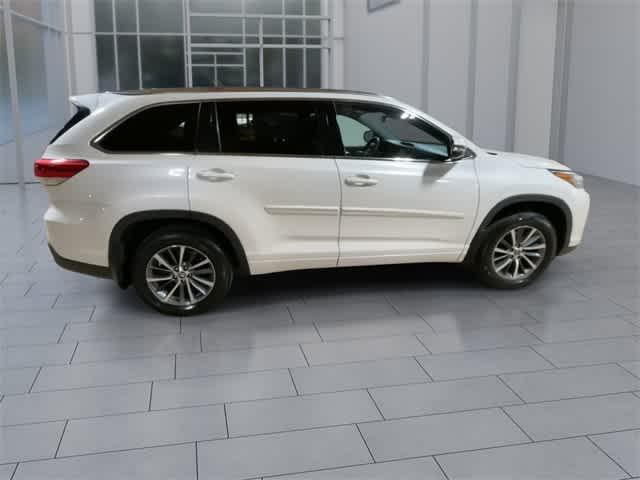 used 2018 Toyota Highlander car, priced at $23,795