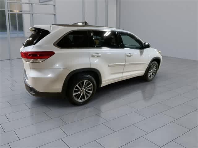 used 2018 Toyota Highlander car, priced at $23,795