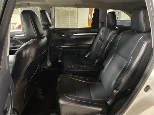 used 2018 Toyota Highlander car, priced at $23,795