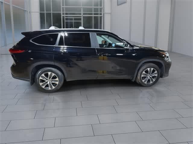 used 2023 Toyota Highlander car, priced at $38,695