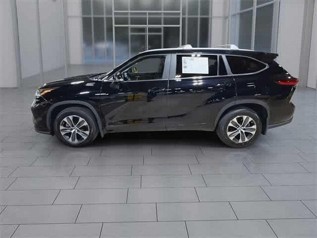 used 2023 Toyota Highlander car, priced at $38,695