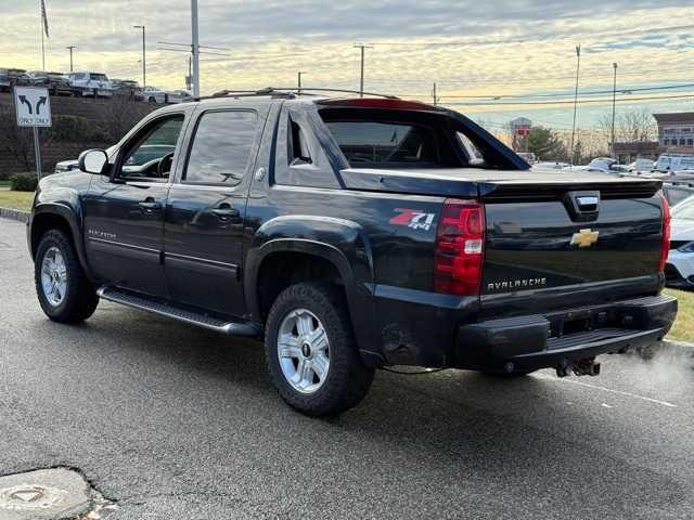 used 2013 Chevrolet Avalanche car, priced at $17,995