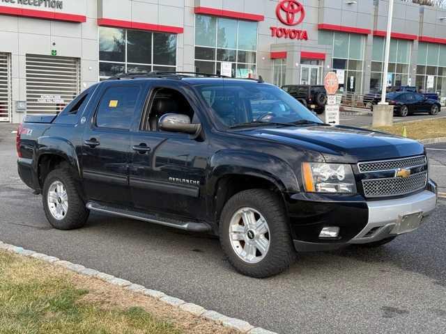 used 2013 Chevrolet Avalanche car, priced at $17,995