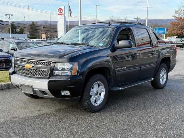 used 2013 Chevrolet Avalanche car, priced at $17,995