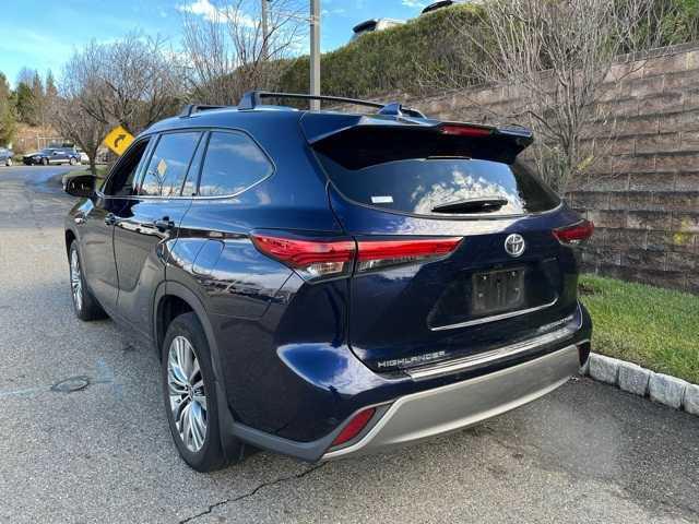 used 2021 Toyota Highlander car, priced at $36,995