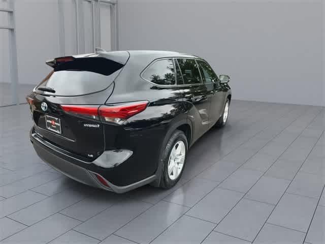 used 2022 Toyota Highlander Hybrid car, priced at $28,995