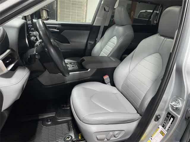 used 2022 Toyota Highlander car, priced at $35,000