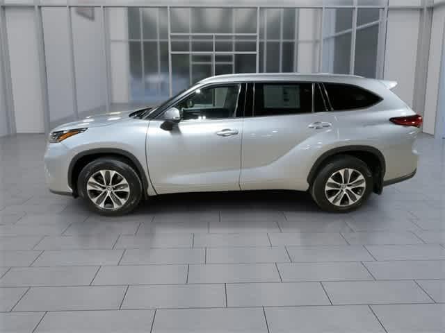 used 2022 Toyota Highlander car, priced at $35,000