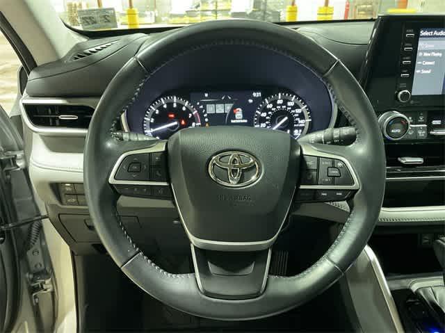 used 2022 Toyota Highlander car, priced at $35,000