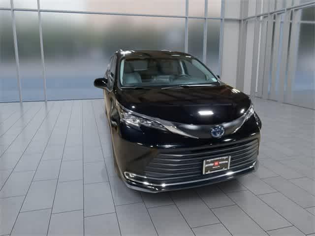 used 2023 Toyota Sienna car, priced at $47,395