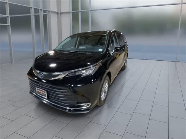 used 2023 Toyota Sienna car, priced at $47,395