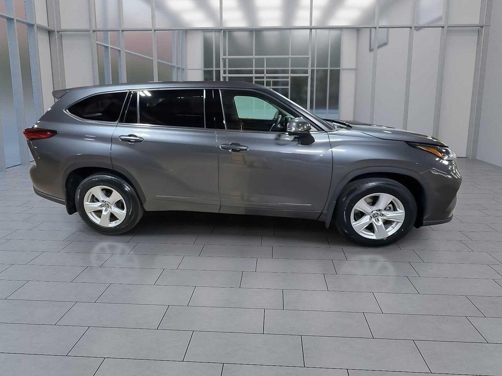 used 2022 Toyota Highlander car, priced at $32,495