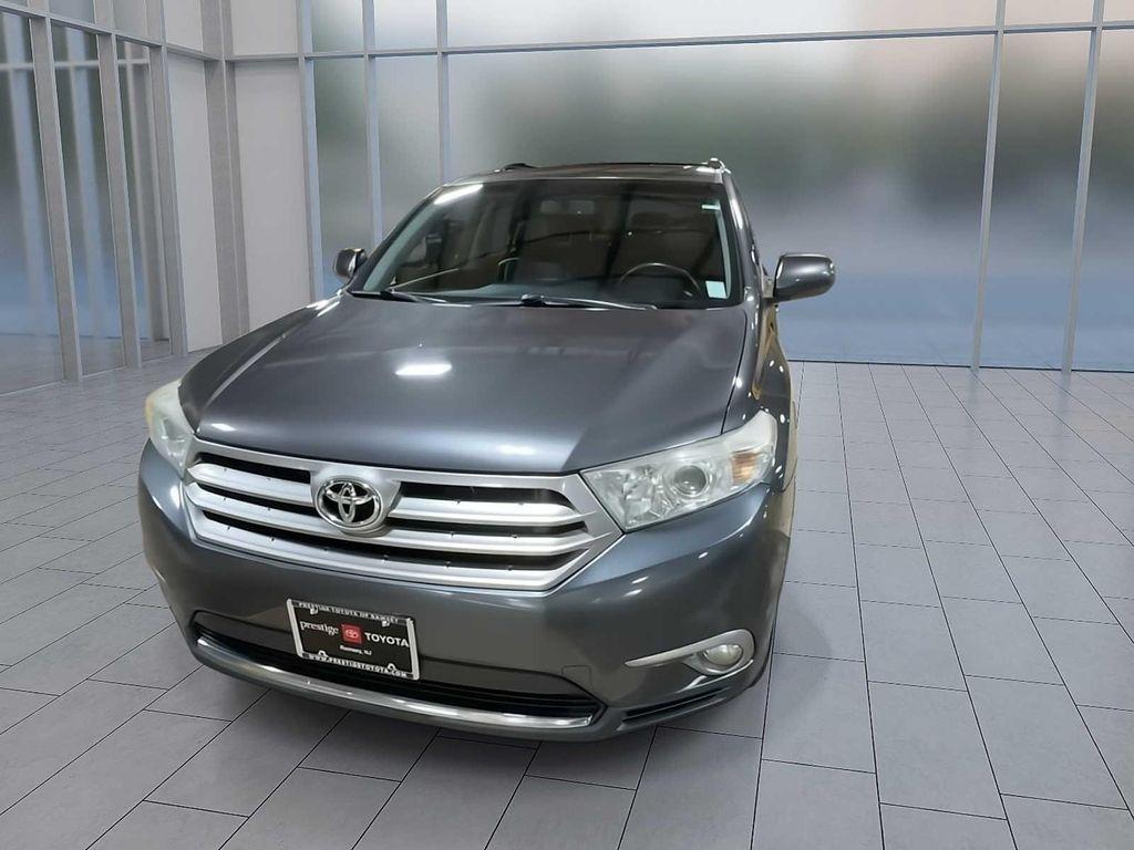 used 2013 Toyota Highlander car, priced at $10,995