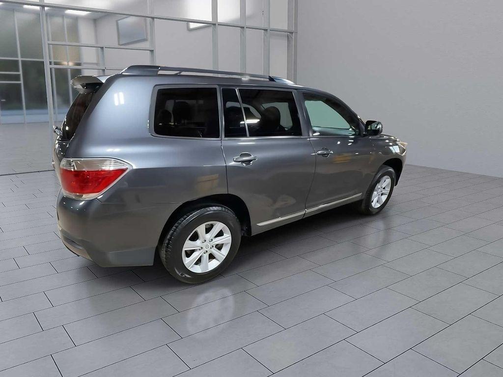 used 2013 Toyota Highlander car, priced at $10,995