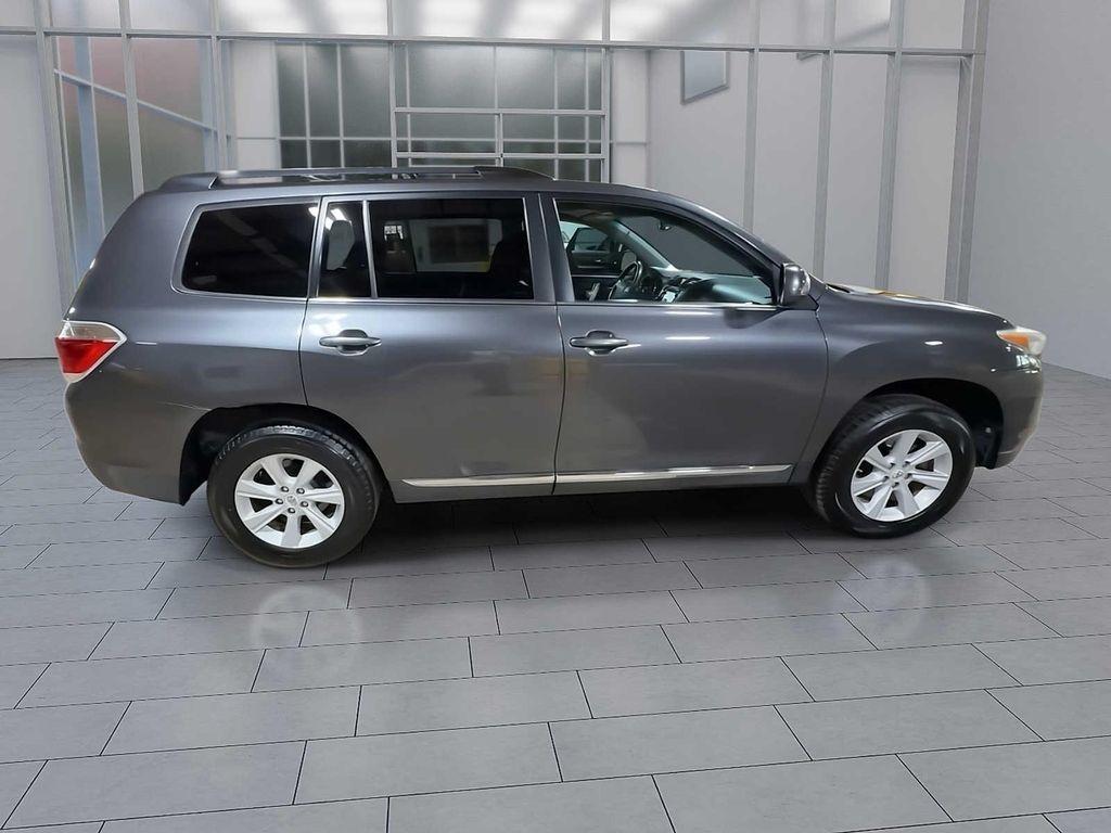 used 2013 Toyota Highlander car, priced at $10,995