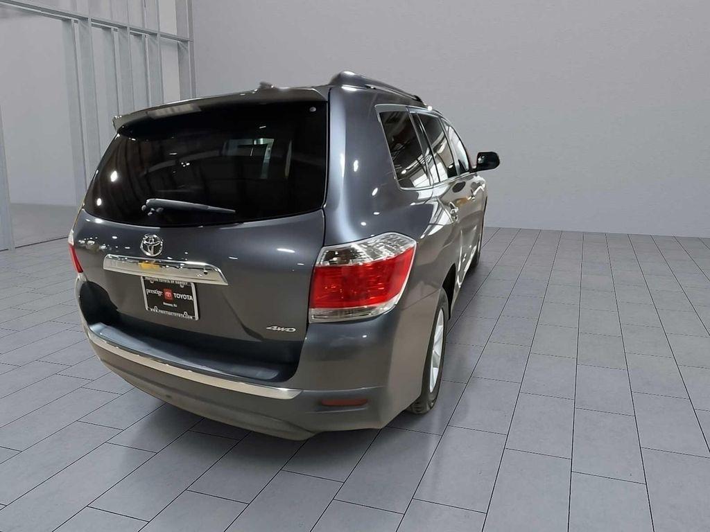 used 2013 Toyota Highlander car, priced at $10,995