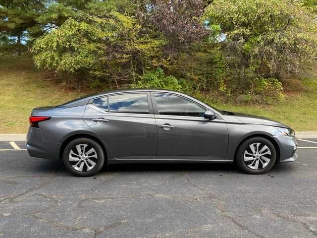 used 2022 Nissan Altima car, priced at $16,495