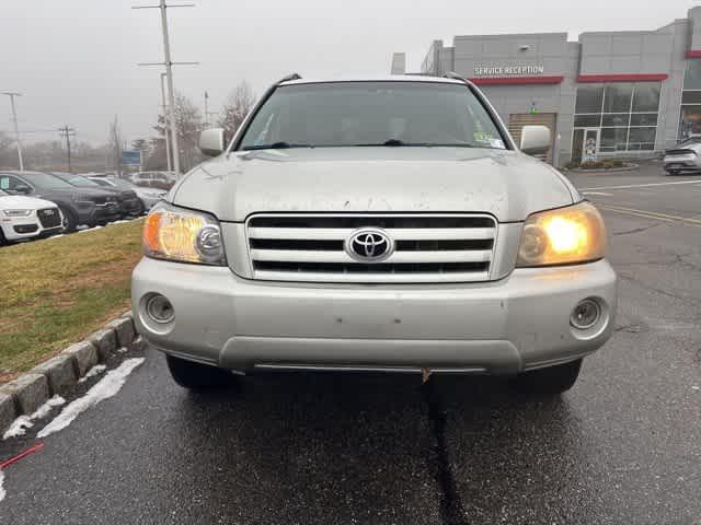 used 2005 Toyota Highlander car, priced at $5,995