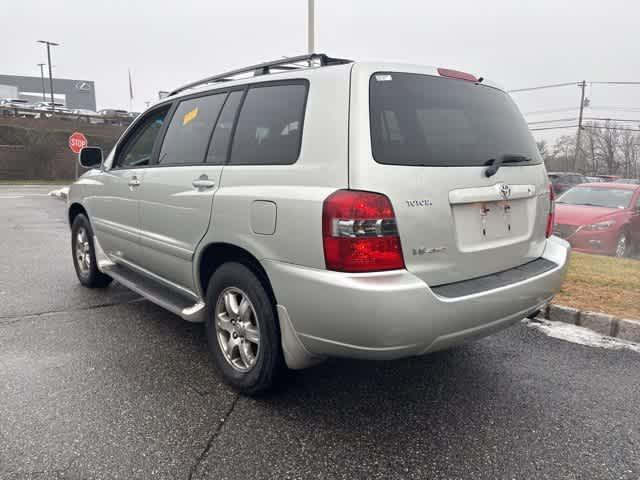 used 2005 Toyota Highlander car, priced at $5,995