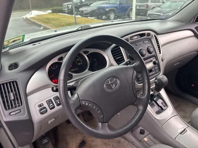 used 2005 Toyota Highlander car, priced at $5,995