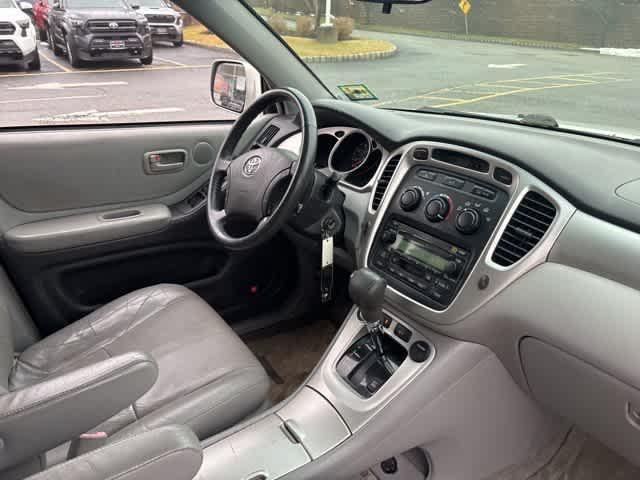 used 2005 Toyota Highlander car, priced at $5,995