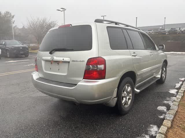 used 2005 Toyota Highlander car, priced at $5,995