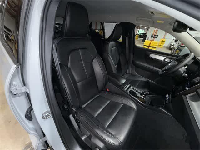 used 2022 Volvo XC40 car, priced at $25,995