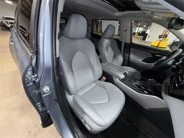 used 2023 Toyota Highlander car, priced at $39,495