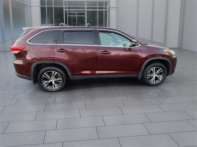 used 2019 Toyota Highlander car, priced at $26,395