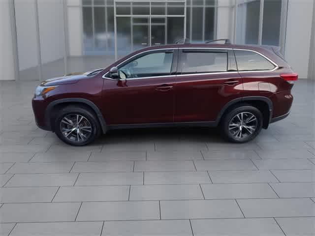 used 2019 Toyota Highlander car, priced at $26,395