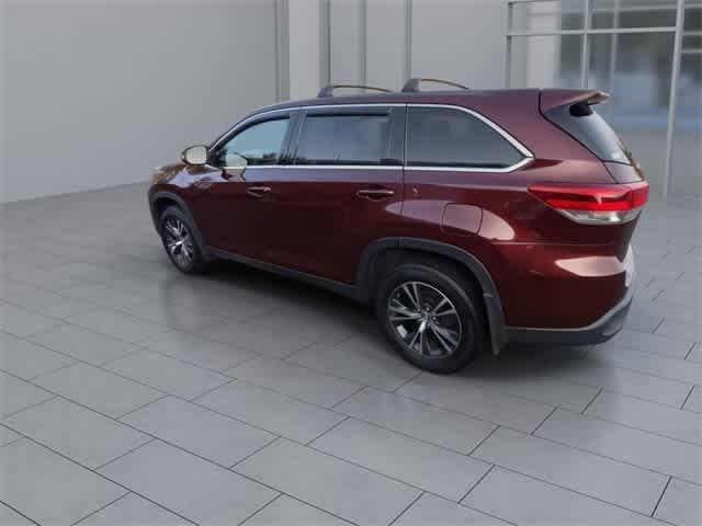 used 2019 Toyota Highlander car, priced at $26,395