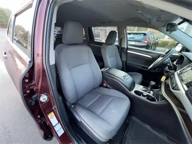 used 2019 Toyota Highlander car, priced at $26,395