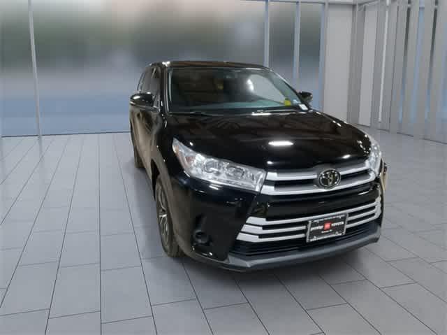 used 2019 Toyota Highlander car, priced at $18,995