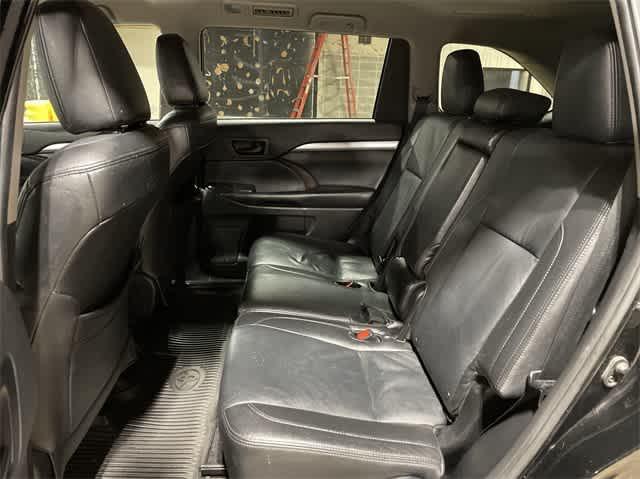 used 2019 Toyota Highlander car, priced at $18,995