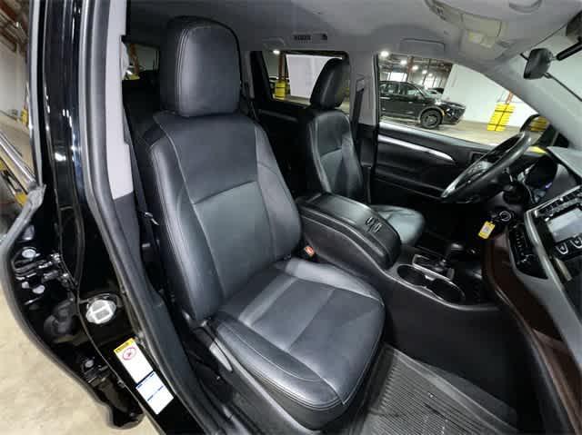 used 2019 Toyota Highlander car, priced at $18,995