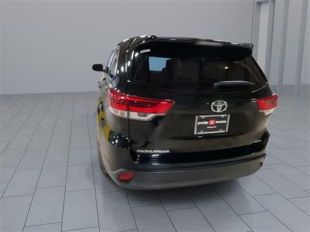 used 2019 Toyota Highlander car, priced at $18,995