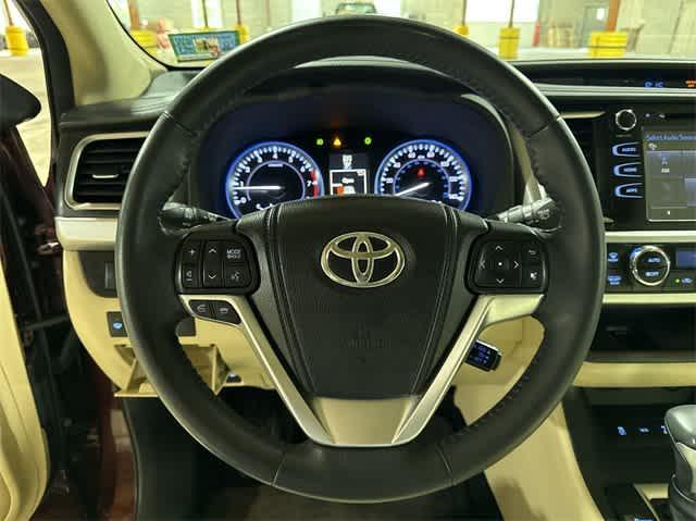 used 2014 Toyota Highlander car, priced at $14,495