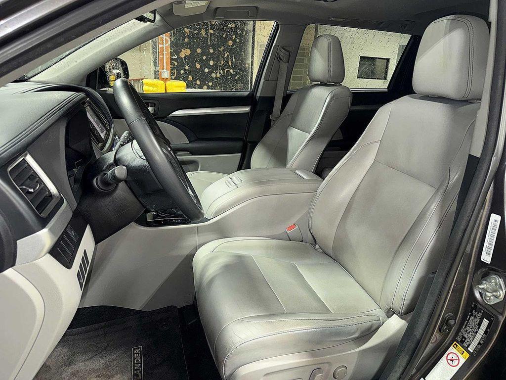 used 2014 Toyota Highlander car, priced at $15,695