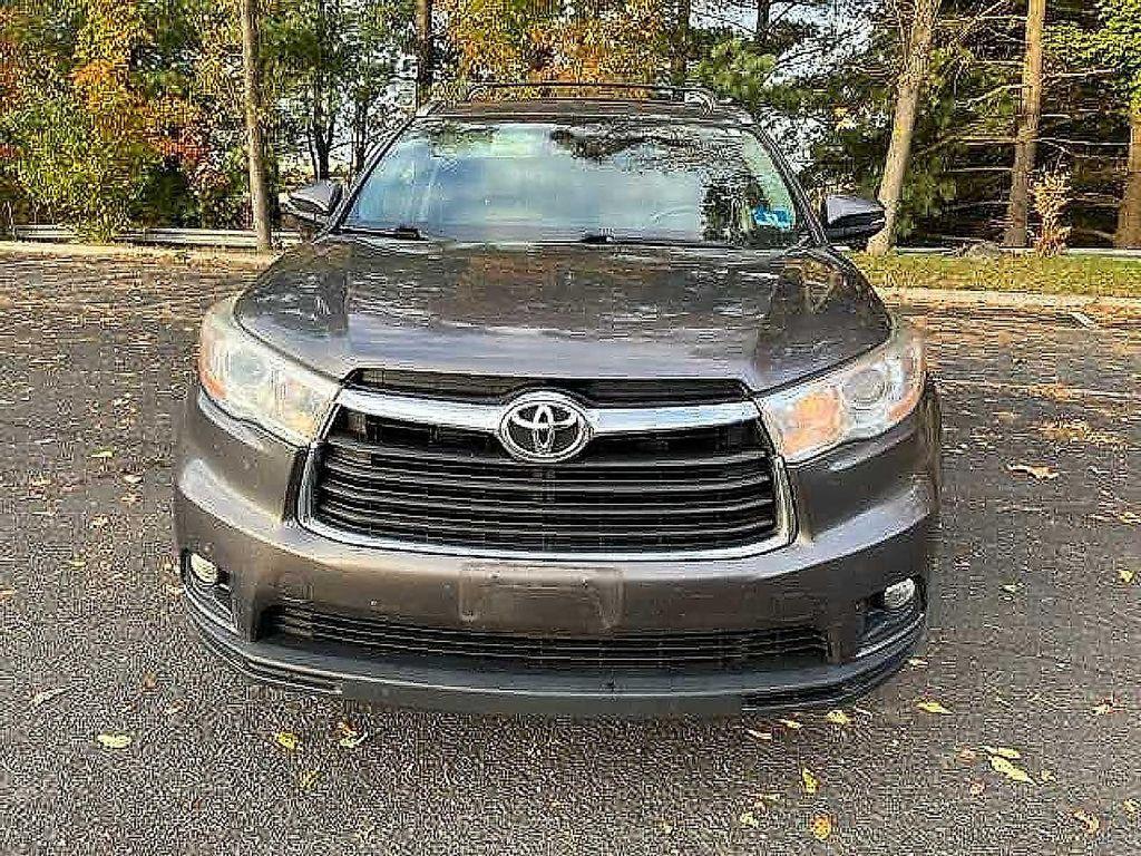 used 2014 Toyota Highlander car, priced at $17,395
