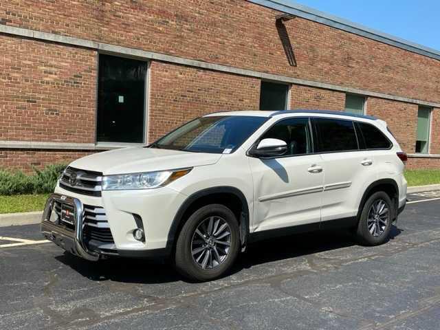 used 2019 Toyota Highlander car, priced at $28,295