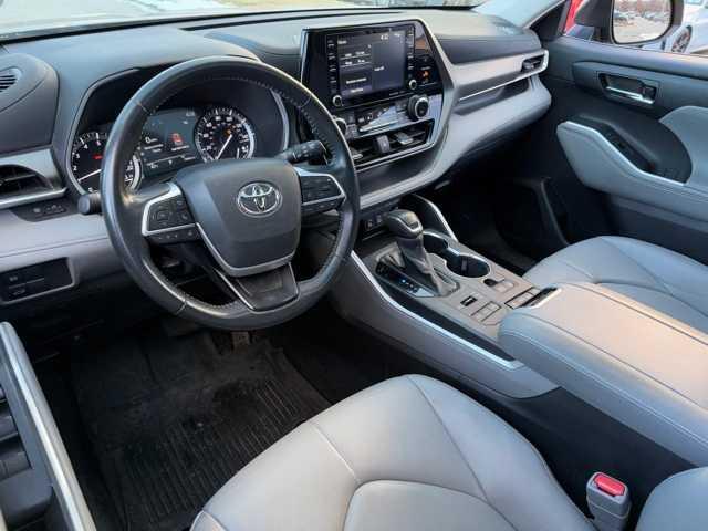 used 2022 Toyota Highlander car, priced at $37,995